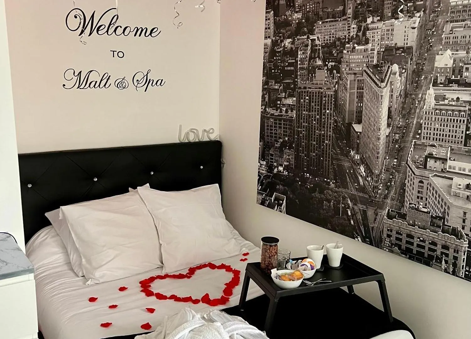 Love Room Malt&Spa Jacuzzi Privatif Saint-Germain  Aparthotel Saint-Germain (Isere)